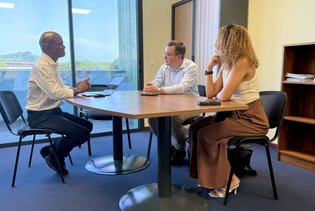 Rencontre UG – Groupe GBH entre dirigeants en réunion à l’Université de Guyane