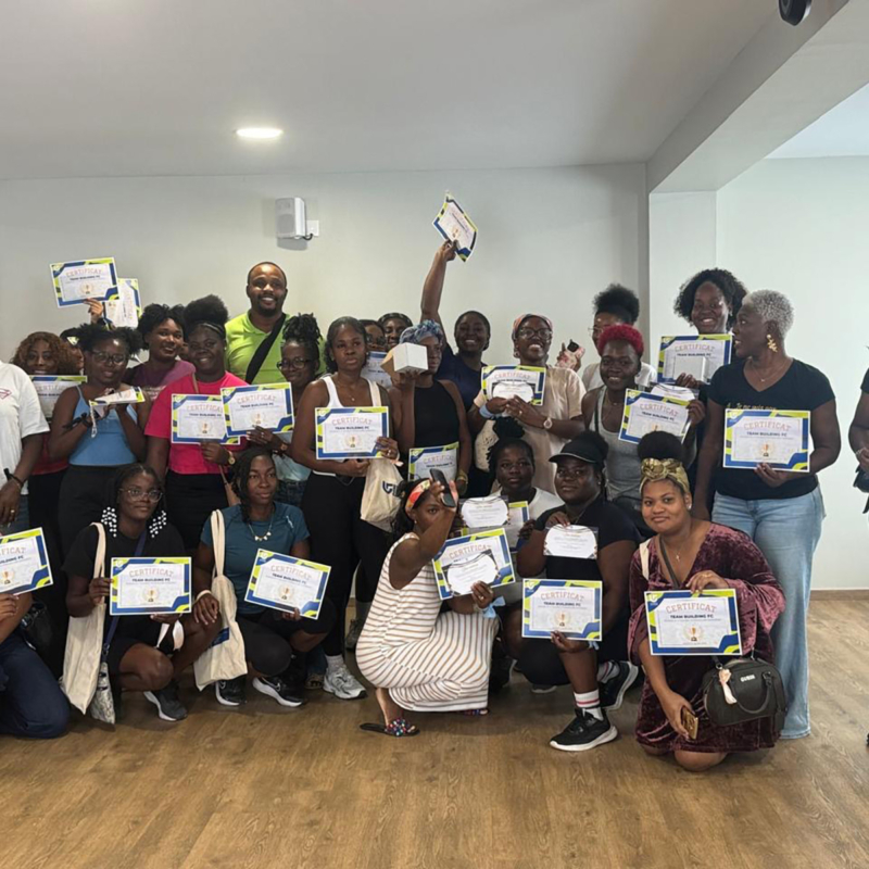 Team building à Saint-Laurent-du-Maroni avec remise de certificats aux stagiaires