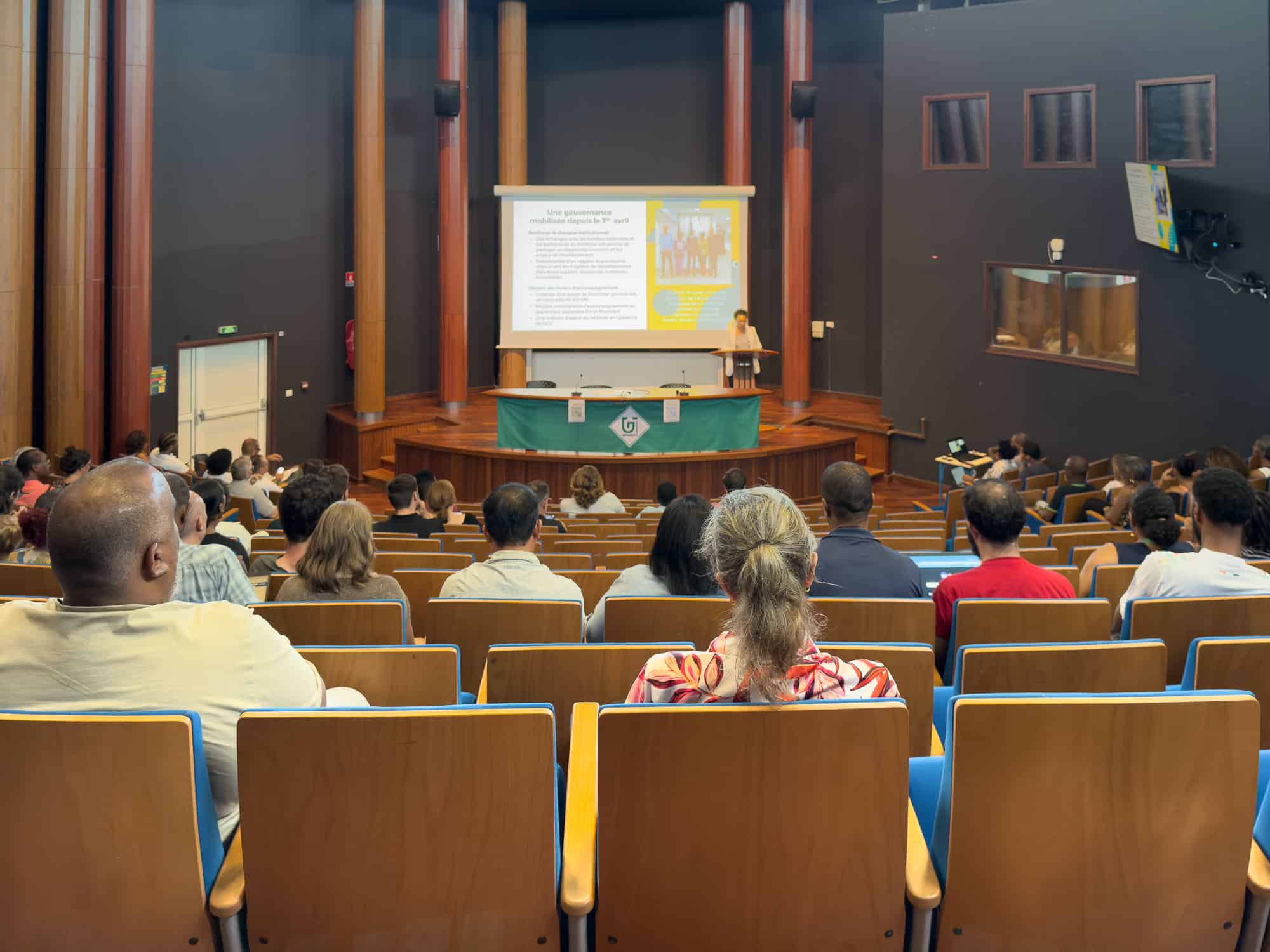 Assemblée générale 2026 de l’Université de Guyane dans l’amphi A devant la communauté universitaire