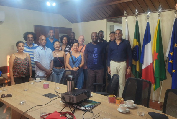Délégation Université de Guyane à la COP 30 Belém réunion drapeaux Brésil France Guyane UE