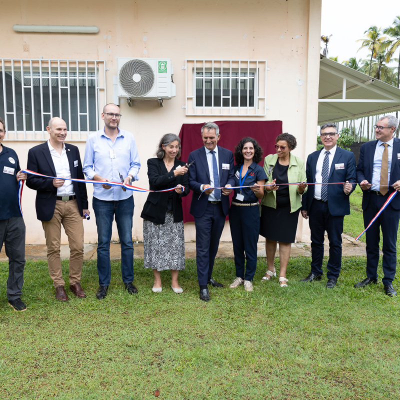 laboratoire moderne inauguration GUYOMIQUE génomique Guyane Cayenne